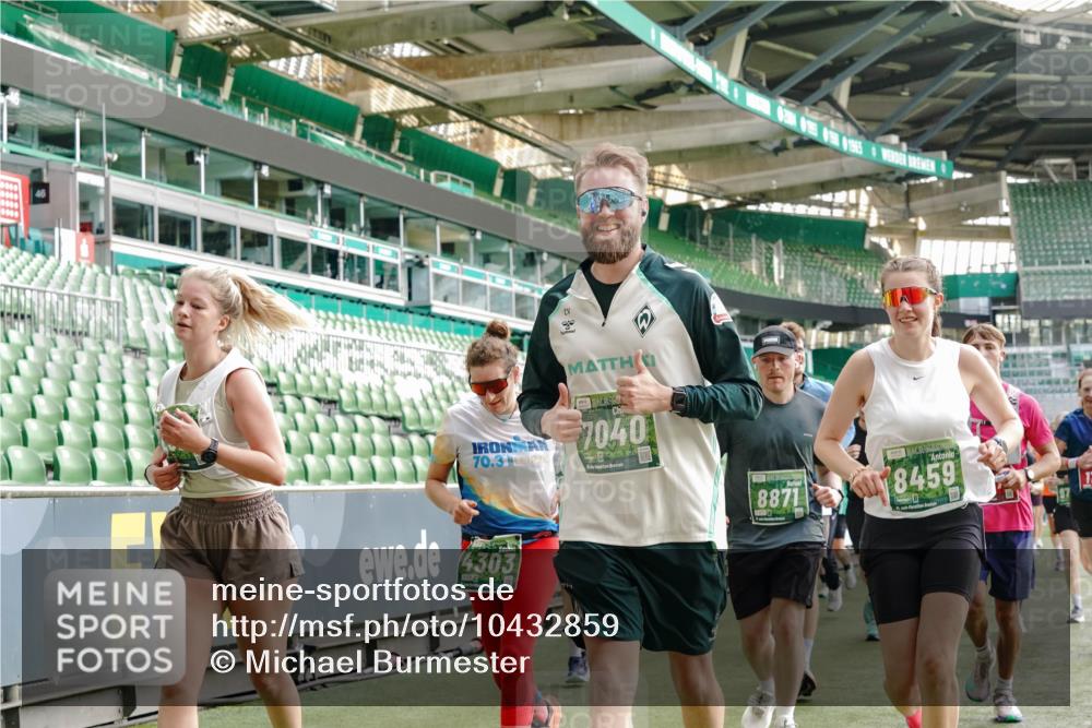 13.09.2026 - 21. swb-Marathon Bremen Michael Burmester http://msf.ph/oto/10432859 13.09.2026 13:29:59 Laufen im Stadion 171, 220, 297, 405, 422, 476, 685, 729, 754, 767, 806, 986, 1079, 1217, 1242, 1270, 1384, 1615, 1633, 1634, 1777, 1810, 1811, 1886, 1983, 2238, 2242, 2249, 2263, 2326, 2365, 2436, 2449, 2546, 2593, 2615, 2637, 2719, 2738, 2740, 2830, 2862, 2868, 2869, 2871, 2918, 2924, 2991, 2994, 3020, 3053, 3129, 3227, 3238, 3274, 3286, 3321, 3361, 3563, 3594, 3595, 3605, 3678, 3755, 3758, 3798, 3876, 3898, 3929, 3953, 3965, 3971, 3987, 4011, 4056 meine-sportfotos.de