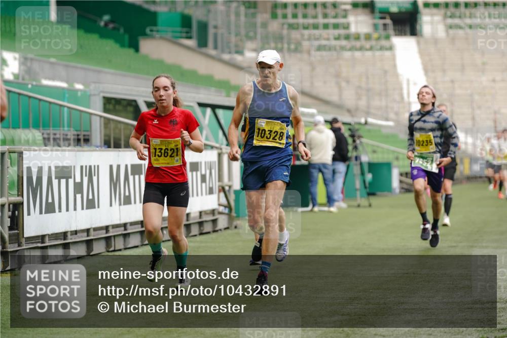 13.09.2026 - 21. swb-Marathon Bremen Michael Burmester http://msf.ph/oto/10432891 13.09.2026 10:24:11 Laufen im Stadion 10235, 10328, 10337, 10341, 10520, 10575, 10592, 10593, 10618, 10632, 10775, 10782, 10972, 11042, 11127, 11143, 11198, 11201, 11227, 11265, 11373, 11375, 11426, 11442, 11527, 11607, 11628, 11630, 11632, 11704, 11713, 11721, 11779, 11826, 11895, 11903, 12053, 12144, 12209, 12246, 12281, 12339, 12395, 12404, 12406, 12426, 12442, 12468, 12469, 12477, 12525, 13513, 13520, 13556, 13563, 13566, 13580, 13585, 13586, 13616, 13642 meine-sportfotos.de
