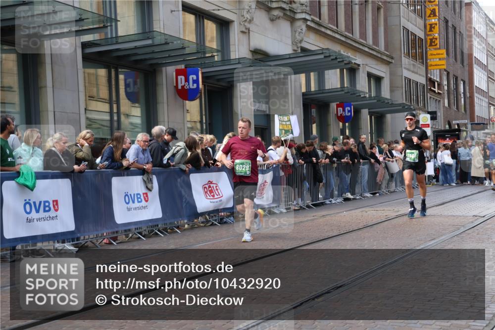 13.09.2026 - 21. swb-Marathon Bremen Strokosch-Dieckow http://msf.ph/oto/10432920 13.09.2026 13:12:27 Ziel 1513, 2350, 2362, 2442, 2801, 3054, 3988, 4605, 4879, 5379, 5416, 5965, 6796, 8029, 8798, 9775, 9803, 13106, 899, 1517, 2447, 2480, 3362, 3830, 4560, 5940, 6107, 6739, 7328, 7521, 8981, 13013 meine-sportfotos.de