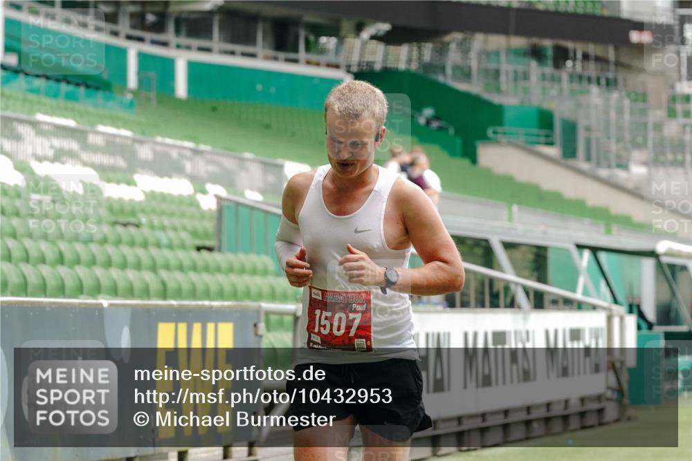 13.09.2026 - 21. swb-Marathon Bremen Michael Burmester http://msf.ph/oto/10432953 13.09.2026 12:31:43 Laufen im Stadion 417, 482, 573, 668, 943, 1020, 1126, 1168, 1214, 1357, 1507, 1639, 2100, 4474, 5212, 6485, 6507, 8044, 8285, 103, 358, 420, 553, 574, 649, 719, 959, 1161, 1253, 1256, 1352, 1391, 1428, 1525, 1724, 1783, 1917, 2032, 3662, 4264 meine-sportfotos.de