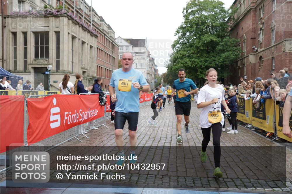13.09.2026 - Kiel Lauf Yannick Fuchs http://msf.ph/oto/10432957 13.09.2026 09:47:40 Ziel 390, 466, 591, 3373, 4011, 4400, 4479, 4480, 4952, 5517, 6696, 7767, 8503, 8540, 8777, 8833, 9528, 9697, 10789, 544, 1235, 1324, 2587, 2870, 3192, 3629, 5167, 6072, 6575, 6639, 7461, 8231, 8524, 8540, 8777, 9091, 9634, 9936, 10076, 10224, 10555, 10742, 10744, 11862, 11964, 12635, 122, 218, 1743, 2241, 2755, 3735, 3812, 4103, 4225, 4288, 4365, 4460, 4710, 5215, 6078, 6809, 6942, 7258, 8096, 10823, 11396, 11654, 12007, 12099, 12167, 12393, 2759 meine-sportfotos.de
