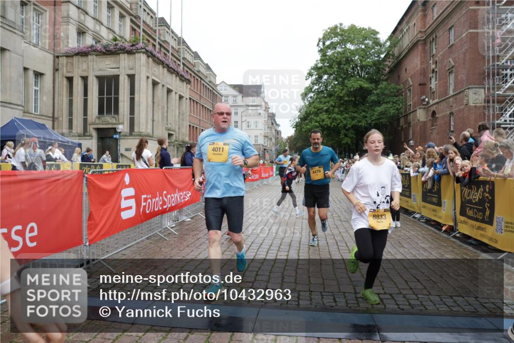 13.09.2026 - Kiel Lauf Yannick Fuchs http://msf.ph/oto/10432963 13.09.2026 09:47:40 Ziel 390, 466, 591, 3373, 4011, 4400, 4479, 4480, 4952, 5517, 6696, 7767, 8503, 8540, 8777, 8833, 9528, 9697, 10789, 544, 1235, 1324, 2587, 2870, 3192, 3629, 5167, 6072, 6575, 6639, 7461, 8231, 8524, 8540, 8777, 9091, 9634, 9936, 10076, 10224, 10555, 10742, 10744, 11862, 11964, 12635, 122, 218, 1743, 2241, 2755, 3735, 3812, 4103, 4225, 4288, 4365, 4460, 4710, 5215, 6078, 6809, 6942, 7258, 8096, 10823, 11396, 11654, 12007, 12099, 12167, 12393, 2759 meine-sportfotos.de