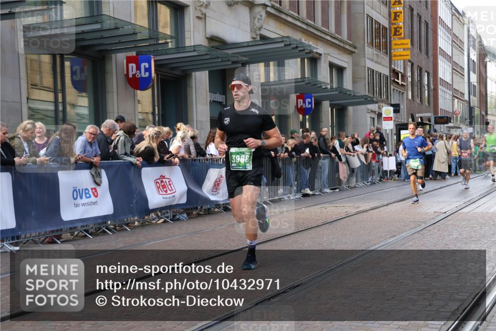 13.09.2026 - 21. swb-Marathon Bremen Strokosch-Dieckow http://msf.ph/oto/10432971 13.09.2026 13:12:29 Ziel 1513, 2350, 2362, 2442, 2801, 2858, 3054, 3988, 4605, 4879, 5379, 5965, 6796, 8029, 8798, 9775, 9803, 13106, 13140, 899, 1517, 2480, 3362, 3830, 4560, 5416, 5940, 6107, 6796, 7328, 7521, 8981, 13013 meine-sportfotos.de