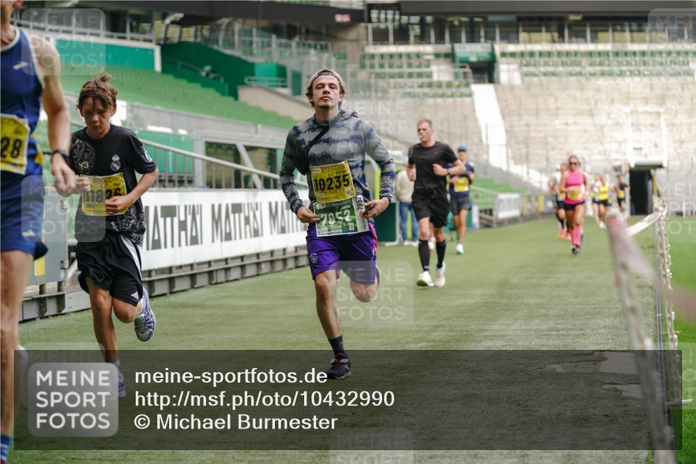 13.09.2026 - 21. swb-Marathon Bremen Michael Burmester http://msf.ph/oto/10432990 13.09.2026 10:24:14 Laufen im Stadion 10235, 10328, 10337, 10341, 10358, 10456, 10520, 10575, 10592, 10593, 10618, 10632, 10775, 10782, 10816, 10972, 11042, 11127, 11143, 11198, 11201, 11227, 11265, 11373, 11375, 11426, 11442, 11527, 11607, 11628, 11630, 11632, 11704, 11713, 11721, 11779, 11826, 11895, 11903, 11948, 12053, 12144, 12209, 12246, 12281, 12339, 12395, 12404, 12406, 12426, 12442, 12468, 12469, 12477, 12525, 13520, 13556, 13563, 13566, 13580, 13585, 13586, 13616, 13642 meine-sportfotos.de