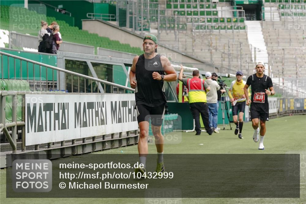 13.09.2026 - 21. swb-Marathon Bremen Michael Burmester http://msf.ph/oto/10432999 13.09.2026 12:31:51 Laufen im Stadion 417, 482, 573, 668, 943, 1020, 1126, 1357, 1507, 1629, 1639, 2100, 4474, 5212, 6485, 6507, 8044, 8285, 358, 420, 553, 574, 649, 719, 858, 934, 959, 1161, 1253, 1256, 1352, 1391, 1428, 1525, 1724, 1783, 1917, 2032, 3662, 4264 meine-sportfotos.de