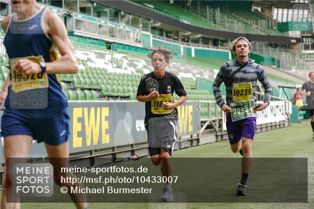 13.09.2026 - 21. swb-Marathon Bremen Michael Burmester http://msf.ph/oto/10433007 13.09.2026 10:24:15 Laufen im Stadion 10235, 10328, 10337, 10341, 10358, 10456, 10520, 10575, 10592, 10593, 10618, 10632, 10775, 10782, 10816, 10972, 11042, 11127, 11143, 11198, 11201, 11227, 11265, 11373, 11375, 11426, 11442, 11527, 11607, 11628, 11630, 11632, 11704, 11713, 11721, 11779, 11826, 11895, 11903, 11948, 12053, 12144, 12209, 12246, 12281, 12339, 12395, 12404, 12406, 12426, 12442, 12468, 12469, 12477, 12525, 13520, 13556, 13563, 13566, 13580, 13585, 13586, 13616, 13642 meine-sportfotos.de
