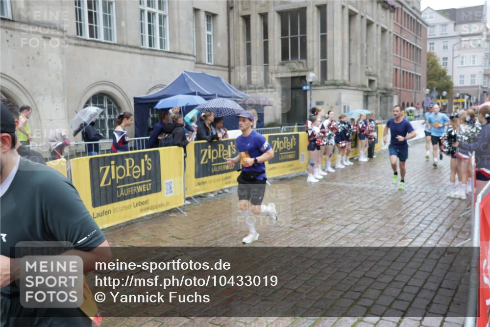 13.09.2026 - Kiel Lauf Yannick Fuchs http://msf.ph/oto/10433019 13.09.2026 11:41:34 Ziel 2430, 3629, 5774, 6895, 7247 meine-sportfotos.de