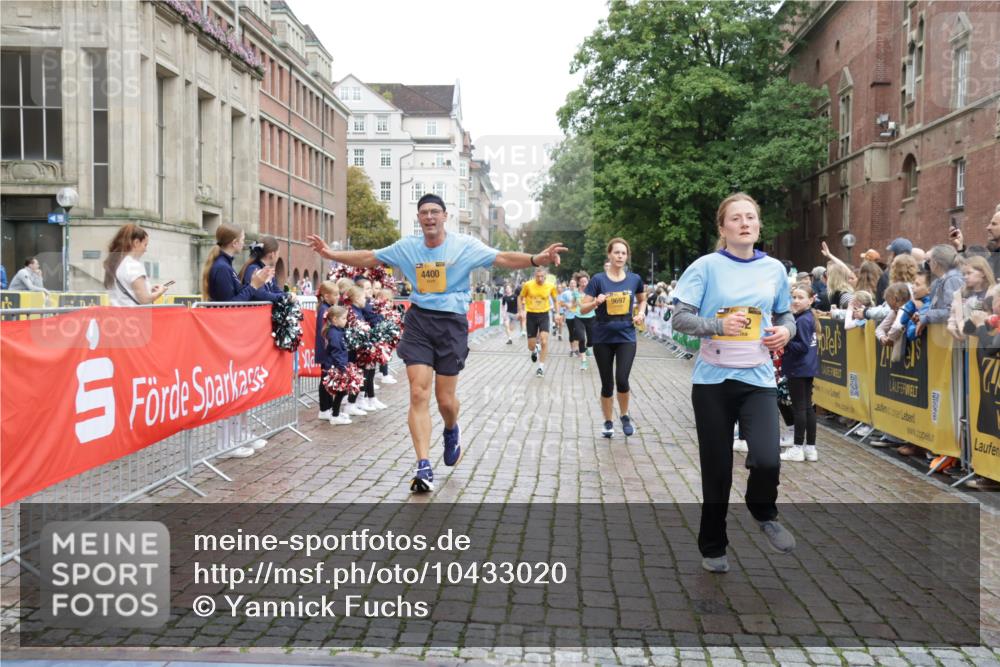13.09.2026 - Kiel Lauf Yannick Fuchs http://msf.ph/oto/10433020 13.09.2026 09:47:43 Ziel 390, 466, 3373, 3735, 4011, 4103, 4365, 4400, 4460, 4479, 4480, 4952, 6078, 7767, 8096, 8503, 8833, 9528, 9697, 11654, 12099, 544, 591, 1235, 1324, 2587, 2870, 3192, 3629, 4480, 5167, 5517, 6072, 6575, 6639, 6696, 7461, 8231, 8524, 8540, 8777, 9091, 9634, 9936, 10076, 10224, 10555, 10789, 11862, 11964, 12635, 122, 218, 366, 1713, 1743, 2241, 2755, 3812, 4225, 4288, 4710, 5215, 6242, 6809, 6942, 7258, 9694, 10823, 11396, 12007, 12167, 12393, 7461, 9091 meine-sportfotos.de