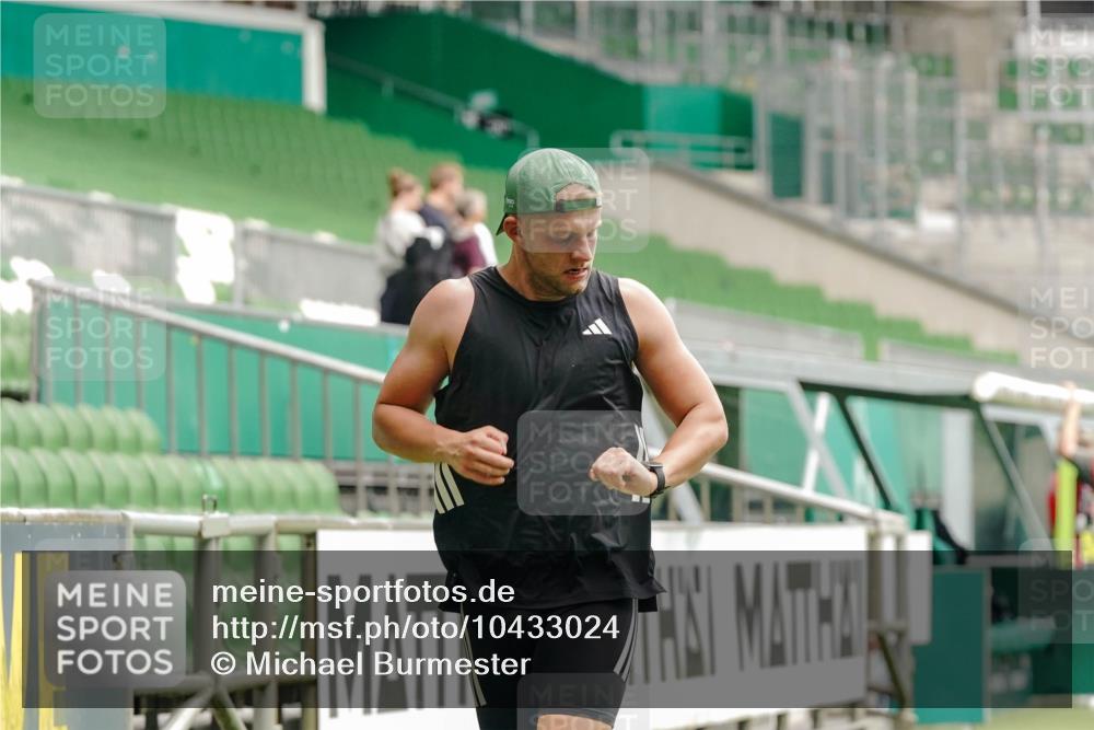 13.09.2026 - 21. swb-Marathon Bremen Michael Burmester http://msf.ph/oto/10433024 13.09.2026 12:31:53 Laufen im Stadion 417, 482, 573, 668, 943, 1020, 1126, 1357, 1507, 1629, 1639, 2100, 4474, 5212, 6485, 6507, 8044, 8285, 358, 420, 553, 574, 649, 719, 858, 934, 959, 1161, 1253, 1256, 1352, 1391, 1428, 1525, 1724, 1783, 1917, 2032, 3662, 4264 meine-sportfotos.de