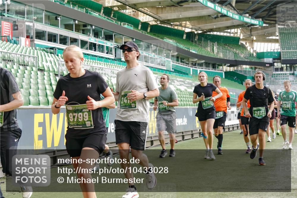 13.09.2026 - 21. swb-Marathon Bremen Michael Burmester http://msf.ph/oto/10433028 13.09.2026 13:30:04 Laufen im Stadion 171, 297, 405, 422, 476, 639, 685, 729, 754, 767, 806, 986, 1217, 1242, 1270, 1384, 1615, 1633, 1634, 1777, 1810, 1811, 1886, 1983, 2216, 2238, 2242, 2249, 2263, 2326, 2368, 2372, 2436, 2449, 2546, 2593, 2615, 2637, 2719, 2738, 2740, 2830, 2862, 2868, 2869, 2871, 2918, 2924, 2991, 2994, 3020, 3053, 3101, 3129, 3227, 3238, 3274, 3286, 3321, 3361, 3563, 3594, 3595, 3605, 3678, 3755, 3758, 3798, 3873, 3876, 3898, 3929, 3953, 3965, 3971, 3987, 4011, 4056 meine-sportfotos.de