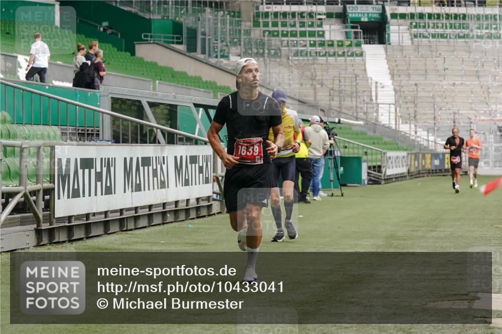13.09.2026 - 21. swb-Marathon Bremen Michael Burmester http://msf.ph/oto/10433041 13.09.2026 12:31:56 Laufen im Stadion 417, 482, 573, 668, 943, 1020, 1126, 1357, 1507, 1606, 1629, 1639, 2100, 4474, 5212, 6485, 6507, 8044, 8285, 358, 420, 553, 574, 649, 719, 858, 934, 959, 1161, 1253, 1256, 1352, 1391, 1428, 1525, 1724, 1783, 1917, 2032, 3662, 4264 meine-sportfotos.de