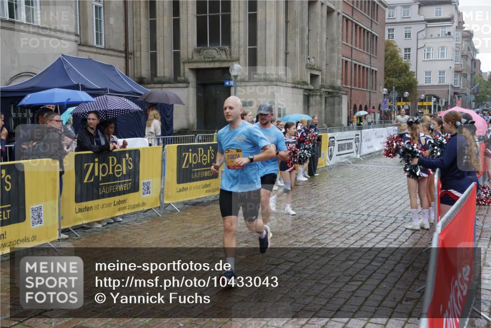 13.09.2026 - Kiel Lauf Yannick Fuchs http://msf.ph/oto/10433043 13.09.2026 11:41:37 Ziel 2430, 3629, 5774, 6895, 7247 meine-sportfotos.de