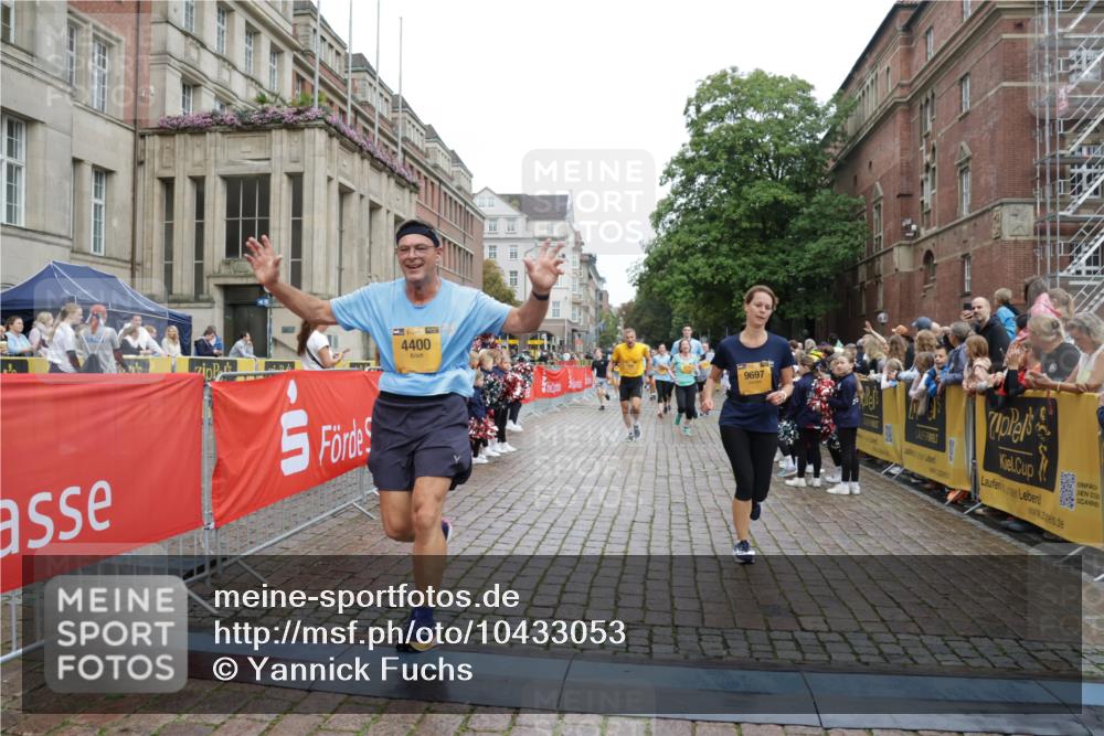 13.09.2026 - Kiel Lauf Yannick Fuchs http://msf.ph/oto/10433053 13.09.2026 09:47:45 Ziel 390, 466, 1743, 3373, 3735, 4011, 4103, 4365, 4400, 4460, 4479, 4952, 6078, 7767, 8096, 8833, 9528, 9697, 11396, 11654, 12099, 544, 591, 1235, 1324, 2587, 2870, 3192, 3629, 4480, 5167, 5517, 6072, 6575, 6639, 6696, 8231, 8503, 8524, 8540, 8777, 9091, 9634, 9936, 10076, 10555, 10789, 11964, 12635, 122, 218, 366, 1713, 2241, 2755, 3812, 4225, 4288, 4467, 4710, 5215, 6242, 6809, 6942, 7258, 9694, 10823, 12007, 12167, 12393, 1235, 2587, 7461, 9091, 10076 meine-sportfotos.de