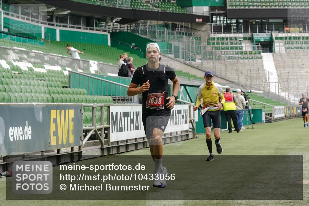 13.09.2026 - 21. swb-Marathon Bremen Michael Burmester http://msf.ph/oto/10433056 13.09.2026 12:31:58 Laufen im Stadion 417, 482, 573, 668, 943, 1020, 1126, 1357, 1507, 1606, 1629, 1639, 2100, 4474, 5212, 6485, 6507, 8044, 8285, 358, 420, 547, 553, 574, 649, 719, 858, 934, 959, 1161, 1253, 1256, 1352, 1391, 1428, 1525, 1724, 1783, 1917, 2032, 3662, 4264 meine-sportfotos.de