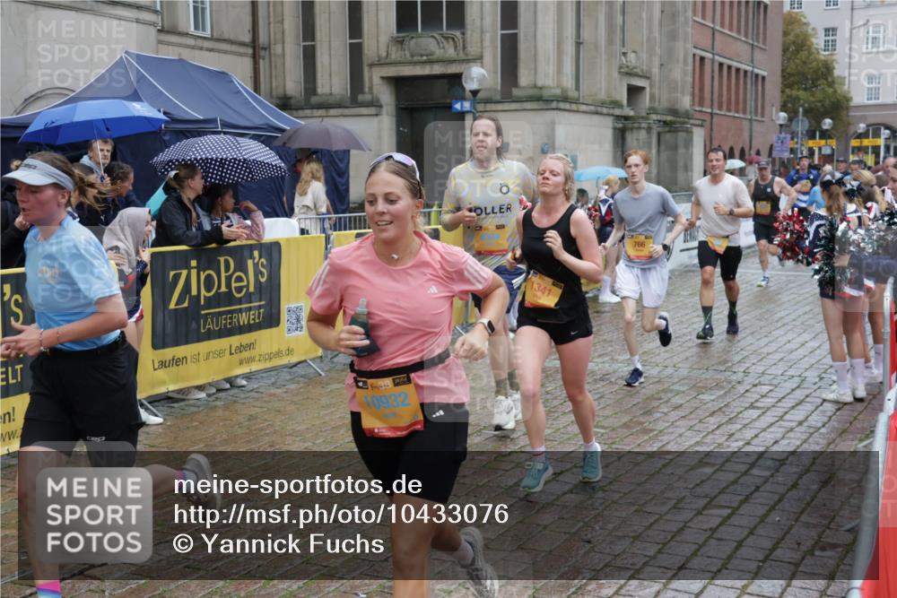 13.09.2026 - Kiel Lauf Yannick Fuchs http://msf.ph/oto/10433076 13.09.2026 11:41:42 Ziel 2430, 3629, 5774, 6895, 7247 meine-sportfotos.de