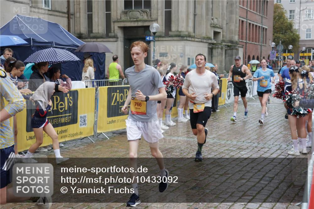 13.09.2026 - Kiel Lauf Yannick Fuchs http://msf.ph/oto/10433092 13.09.2026 11:41:44 Ziel 2430, 3629, 5774, 6895, 7247 meine-sportfotos.de