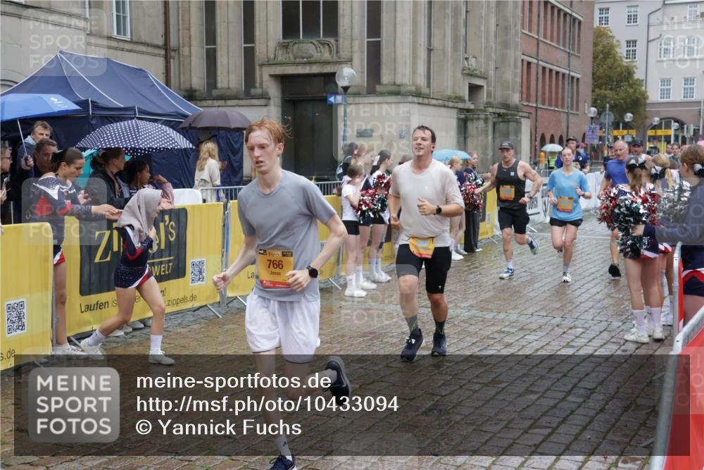 13.09.2026 - Kiel Lauf Yannick Fuchs http://msf.ph/oto/10433094 13.09.2026 11:41:44 Ziel 2430, 3629, 5774, 6895, 7247 meine-sportfotos.de