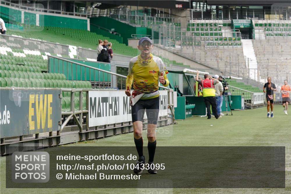 13.09.2026 - 21. swb-Marathon Bremen Michael Burmester http://msf.ph/oto/10433095 13.09.2026 12:32:00 Laufen im Stadion 417, 482, 573, 668, 943, 1020, 1126, 1357, 1507, 1606, 1629, 1639, 2100, 4474, 5212, 6485, 6507, 8044, 8285, 358, 420, 547, 553, 574, 649, 719, 858, 934, 959, 1161, 1253, 1256, 1352, 1391, 1428, 1525, 1724, 1783, 1917, 2032, 3662, 4264 meine-sportfotos.de