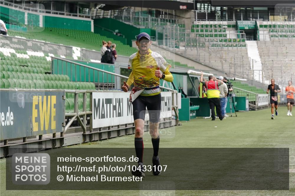 13.09.2026 - 21. swb-Marathon Bremen Michael Burmester http://msf.ph/oto/10433107 13.09.2026 12:32:00 Laufen im Stadion 417, 482, 573, 668, 943, 1020, 1126, 1357, 1507, 1606, 1629, 1639, 2100, 4474, 5212, 6485, 6507, 8044, 8285, 358, 420, 547, 553, 574, 649, 719, 858, 934, 959, 1161, 1253, 1256, 1352, 1391, 1428, 1525, 1724, 1783, 1917, 2032, 3662, 4264 meine-sportfotos.de