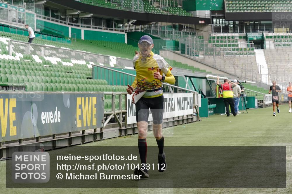 13.09.2026 - 21. swb-Marathon Bremen Michael Burmester http://msf.ph/oto/10433112 13.09.2026 12:32:01 Laufen im Stadion 417, 482, 573, 668, 943, 1020, 1126, 1357, 1507, 1606, 1629, 1639, 2100, 4474, 5212, 6485, 6507, 8044, 8285, 358, 420, 547, 553, 574, 649, 719, 858, 934, 959, 1161, 1253, 1256, 1352, 1391, 1428, 1525, 1724, 1783, 1917, 3662, 4264 meine-sportfotos.de