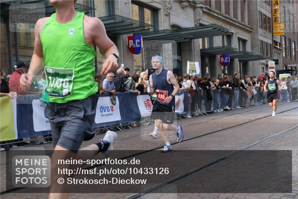 13.09.2026 - 21. swb-Marathon Bremen Strokosch-Dieckow http://msf.ph/oto/10433126 13.09.2026 13:12:34 Ziel 868, 1513, 2350, 2442, 2559, 2801, 2858, 3988, 4605, 5379, 5965, 6349, 8029, 8419, 8798, 9217, 9775, 13106, 13140, 899, 1517, 2362, 2480, 3054, 3362, 3830, 4560, 4879, 5416, 6107, 6796, 7328, 7521, 8981, 9803 meine-sportfotos.de