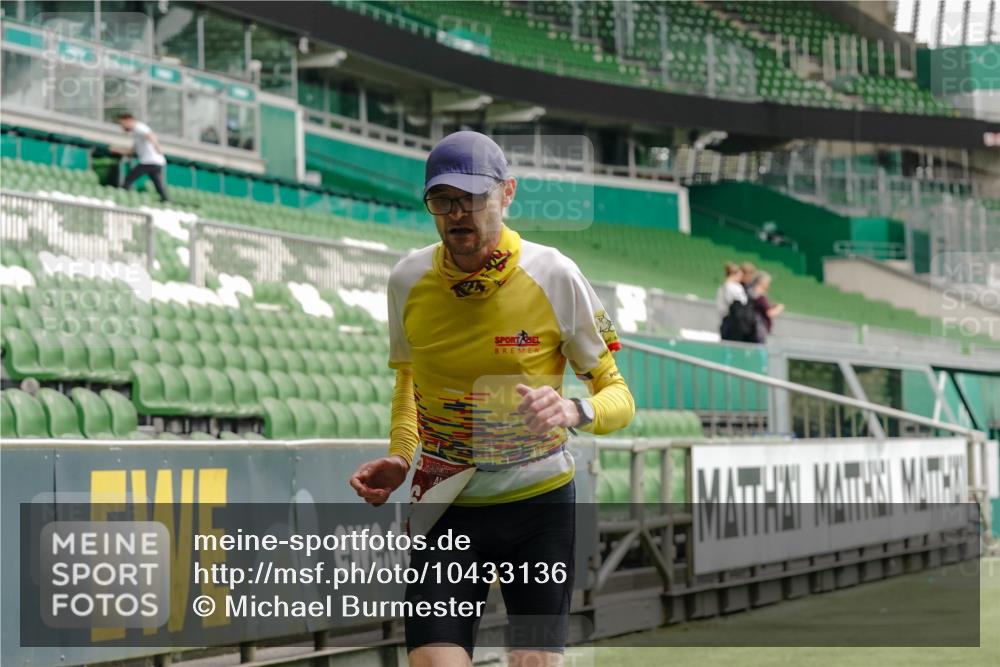 13.09.2026 - 21. swb-Marathon Bremen Michael Burmester http://msf.ph/oto/10433136 13.09.2026 12:32:02 Laufen im Stadion 417, 482, 573, 668, 943, 1020, 1126, 1357, 1507, 1606, 1629, 1639, 2100, 4474, 5212, 6485, 6507, 8044, 8285, 358, 420, 547, 553, 574, 649, 719, 858, 934, 959, 1161, 1253, 1256, 1352, 1391, 1428, 1525, 1724, 1783, 1917, 3662, 4264 meine-sportfotos.de
