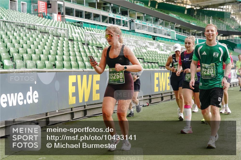 13.09.2026 - 21. swb-Marathon Bremen Michael Burmester http://msf.ph/oto/10433141 13.09.2026 13:30:10 Laufen im Stadion 122, 171, 224, 297, 405, 422, 476, 639, 685, 729, 754, 767, 806, 986, 1114, 1217, 1242, 1270, 1384, 1529, 1615, 1633, 1634, 1777, 1810, 1811, 1886, 1983, 2216, 2238, 2242, 2249, 2263, 2326, 2368, 2372, 2436, 2449, 2546, 2615, 2629, 2637, 2719, 2738, 2740, 2830, 2862, 2868, 2869, 2871, 2918, 2924, 2991, 2994, 3020, 3053, 3101, 3129, 3227, 3238, 3274, 3286, 3321, 3361, 3563, 3594, 3595, 3605, 3678, 3755, 3758, 3798, 3873, 3876, 3898, 3929, 3953, 3965, 3971, 3987, 4011, 4056 meine-sportfotos.de