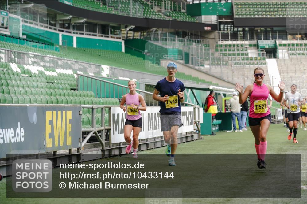 13.09.2026 - 21. swb-Marathon Bremen Michael Burmester http://msf.ph/oto/10433144 13.09.2026 10:24:21 Laufen im Stadion 10235, 10328, 10337, 10341, 10358, 10456, 10520, 10575, 10592, 10593, 10618, 10632, 10775, 10782, 10816, 10972, 11042, 11127, 11143, 11198, 11201, 11227, 11265, 11373, 11375, 11426, 11442, 11468, 11527, 11607, 11615, 11628, 11630, 11632, 11704, 11713, 11721, 11758, 11779, 11826, 11895, 11903, 11948, 12053, 12144, 12209, 12246, 12281, 12339, 12395, 12404, 12406, 12426, 12442, 12468, 12469, 12477, 12525, 13520, 13556, 13563, 13566, 13580, 13585, 13586, 13642 meine-sportfotos.de