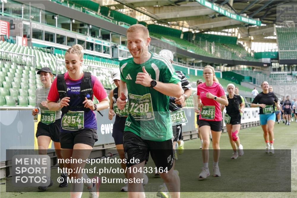 13.09.2026 - 21. swb-Marathon Bremen Michael Burmester http://msf.ph/oto/10433164 13.09.2026 13:30:11 Laufen im Stadion 122, 171, 224, 297, 405, 422, 476, 639, 685, 729, 754, 767, 806, 986, 1114, 1217, 1242, 1270, 1384, 1529, 1615, 1633, 1634, 1777, 1810, 1811, 1886, 1983, 2216, 2238, 2242, 2249, 2263, 2326, 2368, 2372, 2436, 2449, 2546, 2615, 2629, 2637, 2719, 2738, 2740, 2830, 2862, 2868, 2869, 2871, 2918, 2924, 2991, 2994, 3020, 3053, 3101, 3129, 3227, 3238, 3274, 3286, 3321, 3361, 3563, 3594, 3595, 3605, 3678, 3755, 3758, 3798, 3873, 3876, 3898, 3929, 3953, 3965, 3971, 3987, 4011, 4056 meine-sportfotos.de