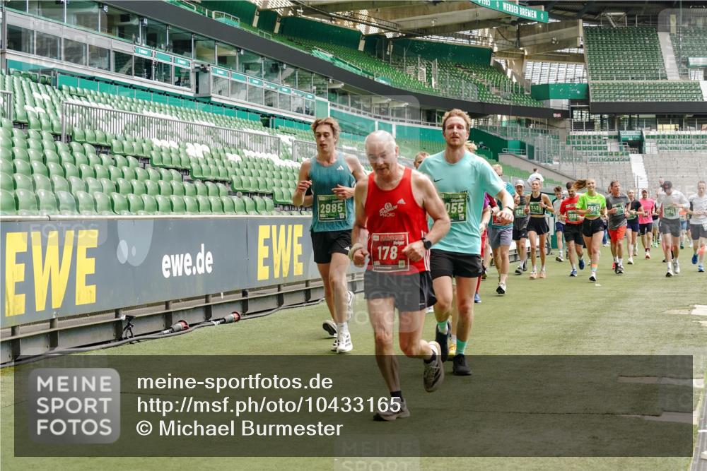 13.09.2026 - 21. swb-Marathon Bremen Michael Burmester http://msf.ph/oto/10433165 13.09.2026 13:04:51 Laufen im Stadion 178, 209, 210, 244, 323, 394, 488, 534, 536, 565, 596, 647, 725, 881, 891, 900, 1073, 1239, 1243, 1307, 1308, 1343, 1373, 1380, 1456, 1458, 1479, 1627, 1649, 1653, 1656, 1687, 1771, 1780, 1914, 1932, 1941, 2023, 2089, 2126, 2223, 2241, 2301, 2369, 2430, 2434, 2452, 2602, 2625, 2723, 2742, 2764, 2851, 2867, 2872, 2891, 2910, 2919, 2957, 2959, 2977, 2985, 3028, 3030, 3217, 3278, 3320, 3343, 3402, 3419, 3425, 3444, 3454, 3485, 3510, 3521, 3579, 3618, 3796, 3859, 3909, 242 meine-sportfotos.de