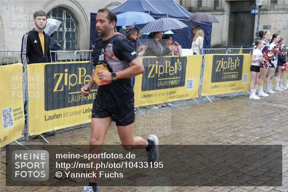 13.09.2026 - Kiel Lauf Yannick Fuchs http://msf.ph/oto/10433195 13.09.2026 11:42:03 Ziel 2430, 3629, 5774, 6895, 7247 meine-sportfotos.de
