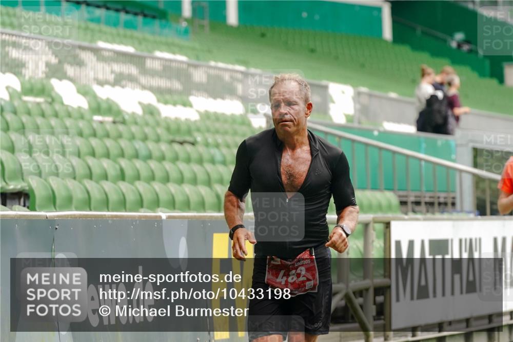 13.09.2026 - 21. swb-Marathon Bremen Michael Burmester http://msf.ph/oto/10433198 13.09.2026 12:32:11 Laufen im Stadion 417, 482, 573, 668, 943, 1020, 1126, 1357, 1507, 1606, 1629, 1639, 2100, 4474, 6507, 8044, 8285, 358, 420, 520, 547, 553, 574, 649, 719, 858, 934, 959, 1161, 1253, 1256, 1391, 1428, 1525, 1724, 1783, 1917, 3662, 4264 meine-sportfotos.de