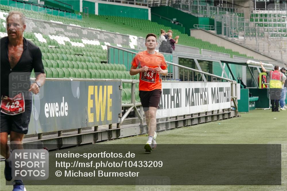 13.09.2026 - 21. swb-Marathon Bremen Michael Burmester http://msf.ph/oto/10433209 13.09.2026 12:32:13 Laufen im Stadion 417, 482, 573, 668, 943, 1020, 1126, 1357, 1507, 1606, 1629, 1639, 2100, 4474, 6507, 8044, 8285, 358, 520, 547, 553, 574, 649, 719, 858, 934, 959, 1161, 1253, 1256, 1391, 1428, 1525, 1724, 1783, 1917, 3662, 4264 meine-sportfotos.de