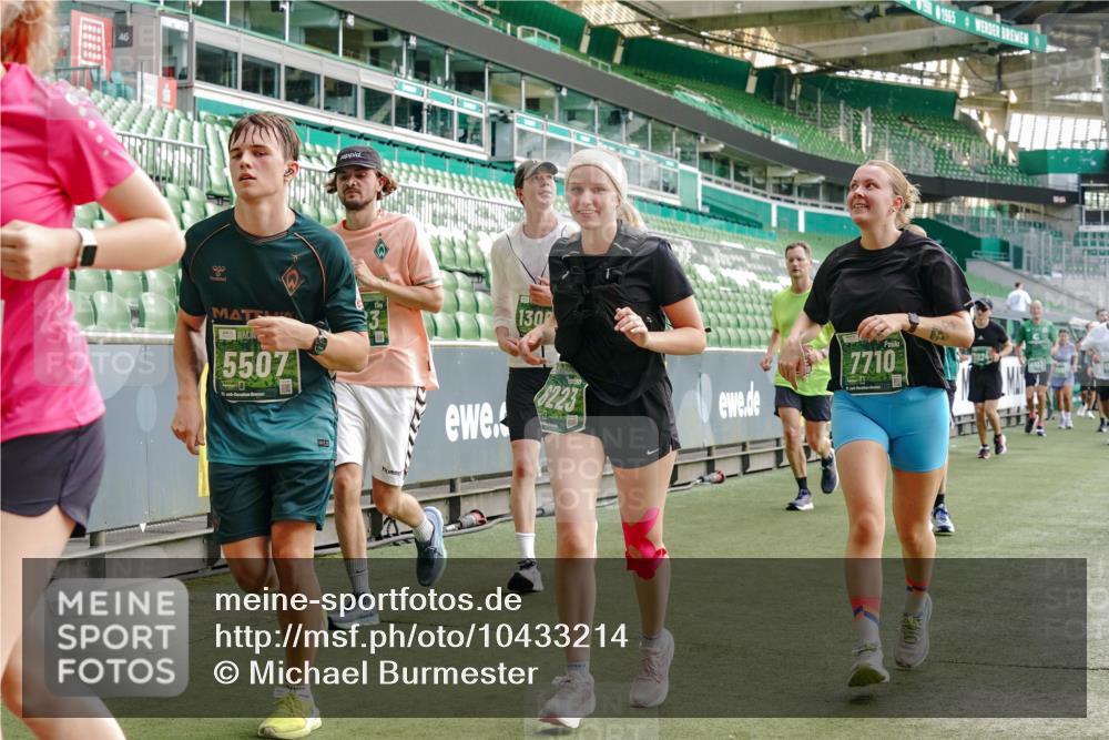 13.09.2026 - 21. swb-Marathon Bremen Michael Burmester http://msf.ph/oto/10433214 13.09.2026 13:30:14 Laufen im Stadion 122, 171, 224, 297, 405, 422, 476, 639, 685, 729, 754, 767, 806, 986, 1114, 1217, 1242, 1270, 1384, 1529, 1615, 1633, 1634, 1810, 1811, 1886, 1983, 2216, 2238, 2242, 2249, 2263, 2326, 2368, 2372, 2436, 2449, 2546, 2615, 2629, 2637, 2643, 2719, 2738, 2740, 2830, 2862, 2868, 2869, 2871, 2918, 2924, 2991, 2994, 3020, 3053, 3101, 3129, 3227, 3238, 3274, 3286, 3321, 3361, 3401, 3563, 3594, 3605, 3678, 3755, 3758, 3873, 3876, 3898, 3929, 3953, 3965, 3971, 4011, 4056 meine-sportfotos.de