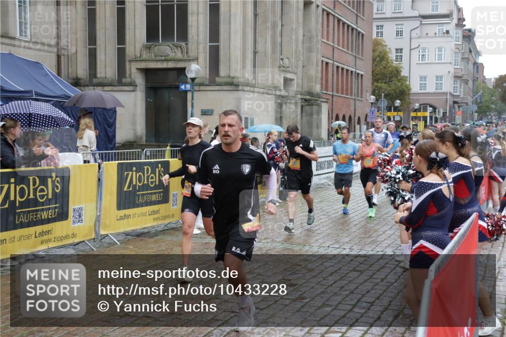 13.09.2026 - Kiel Lauf Yannick Fuchs http://msf.ph/oto/10433228 13.09.2026 11:42:08 Ziel 2430, 3629, 5774, 6895, 7247 meine-sportfotos.de