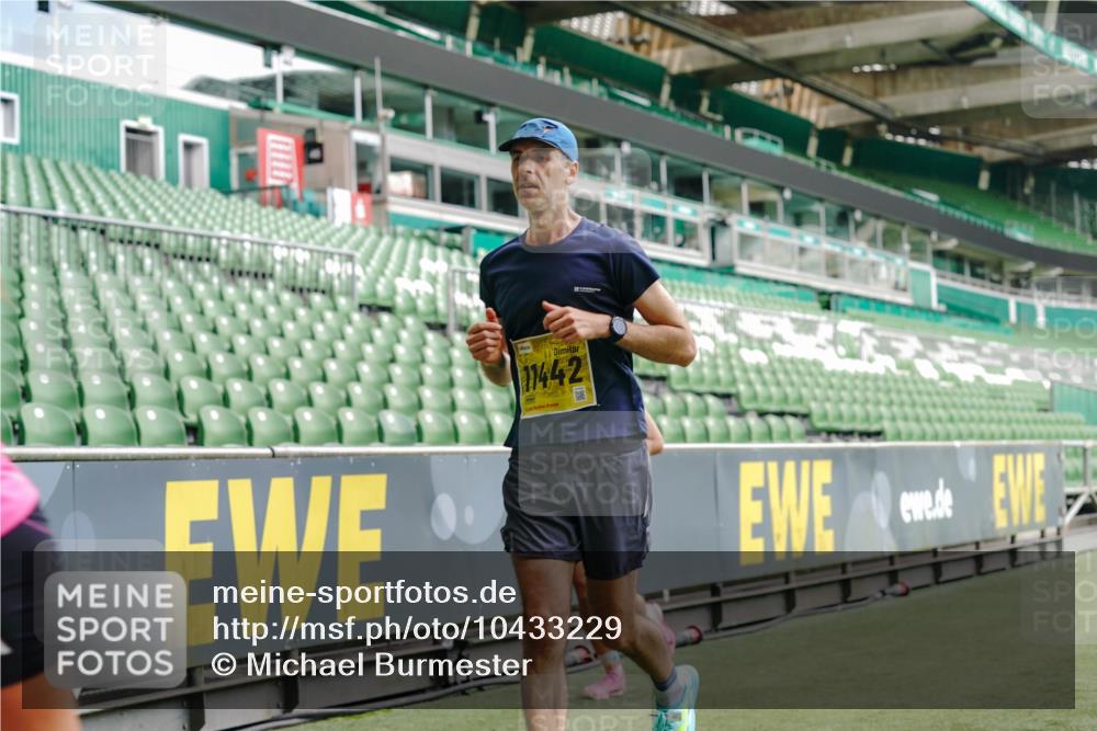 13.09.2026 - 21. swb-Marathon Bremen Michael Burmester http://msf.ph/oto/10433229 13.09.2026 10:24:26 Laufen im Stadion 10235, 10328, 10336, 10337, 10341, 10358, 10456, 10520, 10575, 10592, 10593, 10618, 10632, 10775, 10782, 10816, 10861, 10972, 11042, 11127, 11143, 11198, 11201, 11265, 11373, 11375, 11426, 11442, 11468, 11527, 11607, 11615, 11628, 11630, 11632, 11704, 11713, 11721, 11758, 11779, 11826, 11895, 11903, 11948, 12053, 12144, 12246, 12281, 12339, 12404, 12406, 12426, 12442, 12468, 12469, 12477, 12525, 13520, 13556, 13563, 13566, 13580, 13585, 13586, 13642 meine-sportfotos.de
