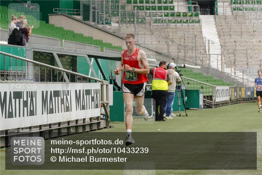 13.09.2026 - 21. swb-Marathon Bremen Michael Burmester http://msf.ph/oto/10433239 13.09.2026 12:32:20 Laufen im Stadion 417, 482, 573, 668, 943, 1020, 1126, 1357, 1507, 1606, 1629, 1639, 2100, 4474, 6507, 8044, 8285, 314, 358, 520, 547, 553, 574, 649, 719, 858, 934, 959, 1161, 1253, 1256, 1391, 1428, 1525, 1724, 1783, 1917, 3662, 4264 meine-sportfotos.de