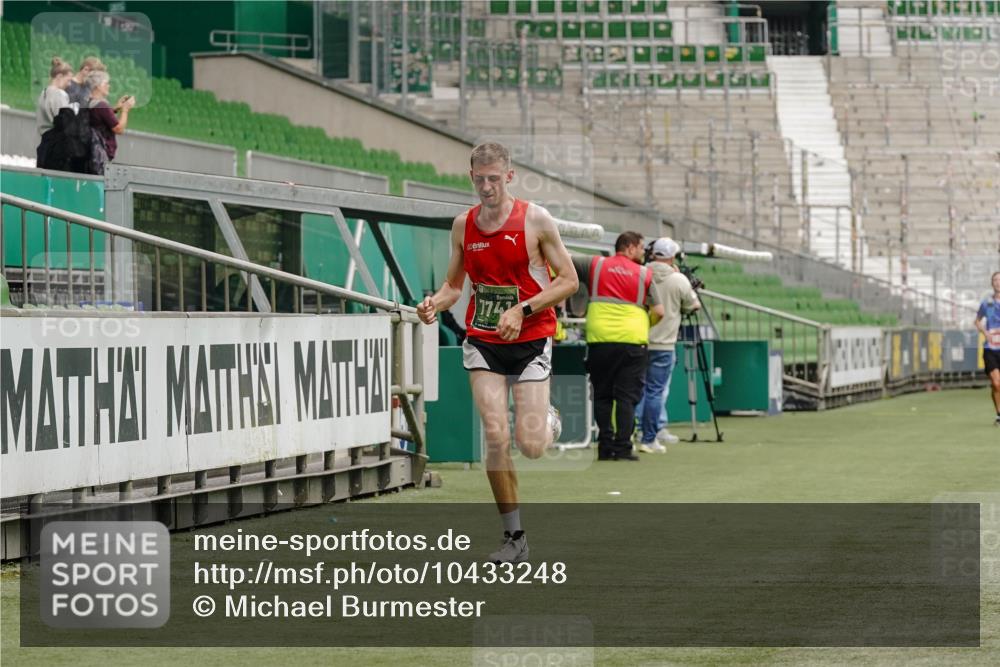 13.09.2026 - 21. swb-Marathon Bremen Michael Burmester http://msf.ph/oto/10433248 13.09.2026 12:32:20 Laufen im Stadion 417, 482, 573, 668, 943, 1020, 1126, 1357, 1507, 1606, 1629, 1639, 2100, 4474, 6507, 8044, 8285, 314, 358, 520, 547, 553, 574, 649, 719, 858, 934, 959, 1161, 1253, 1256, 1391, 1428, 1525, 1724, 1783, 1917, 3662, 4264 meine-sportfotos.de