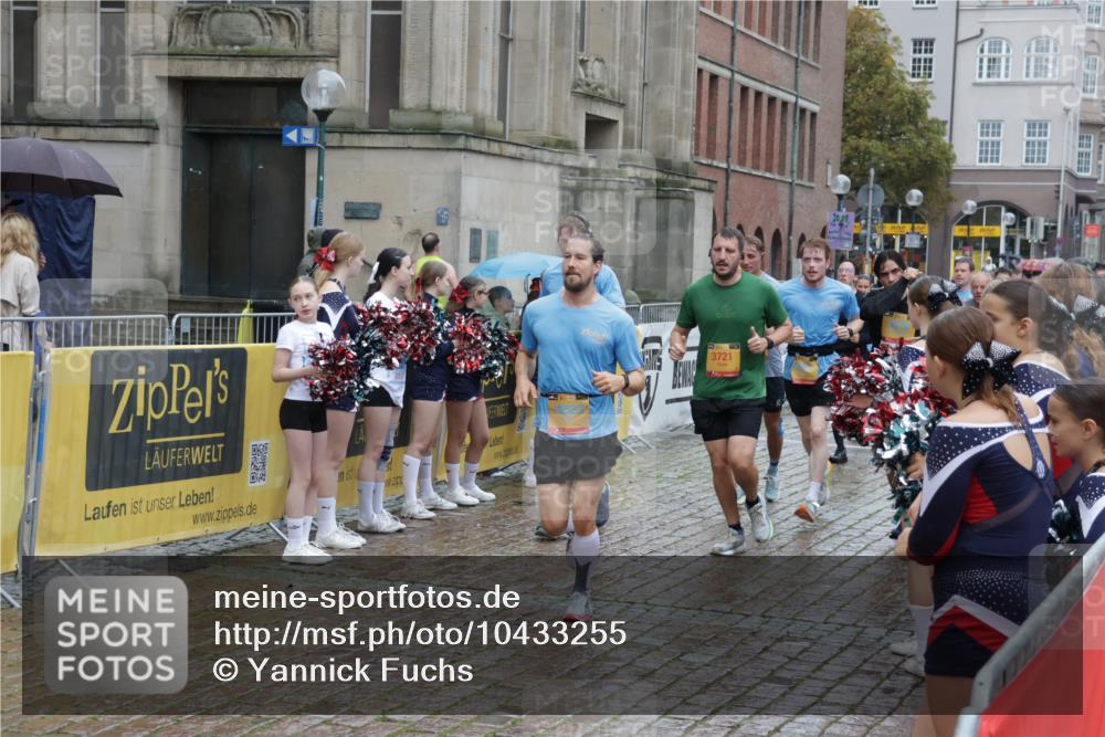 13.09.2026 - Kiel Lauf Yannick Fuchs http://msf.ph/oto/10433255 13.09.2026 11:42:21 Ziel 2430, 3629, 5774, 6895, 7247, 2430, 3629, 5774, 6895, 7247 meine-sportfotos.de