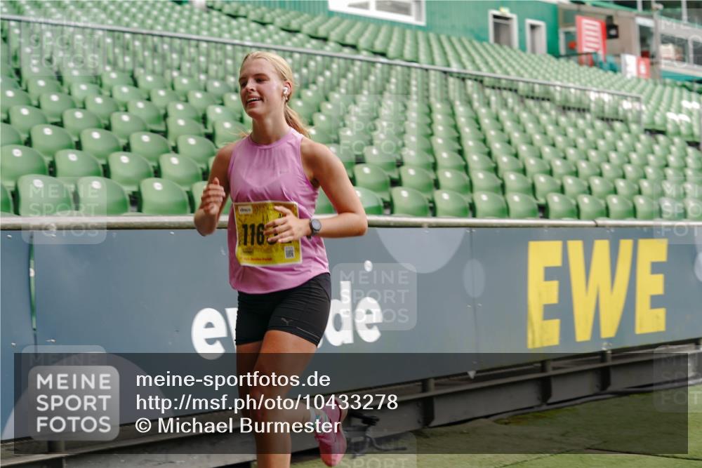 13.09.2026 - 21. swb-Marathon Bremen Michael Burmester http://msf.ph/oto/10433278 13.09.2026 10:24:28 Laufen im Stadion 10235, 10328, 10336, 10337, 10341, 10358, 10456, 10520, 10592, 10593, 10618, 10632, 10775, 10782, 10816, 10861, 10972, 11042, 11127, 11143, 11198, 11201, 11265, 11373, 11375, 11426, 11442, 11468, 11527, 11607, 11615, 11628, 11630, 11632, 11704, 11713, 11721, 11758, 11779, 11826, 11895, 11903, 11948, 12053, 12144, 12246, 12281, 12339, 12404, 12406, 12426, 12442, 12468, 12469, 12477, 12525, 13520, 13556, 13563, 13566, 13580, 13585, 13586, 13642 meine-sportfotos.de