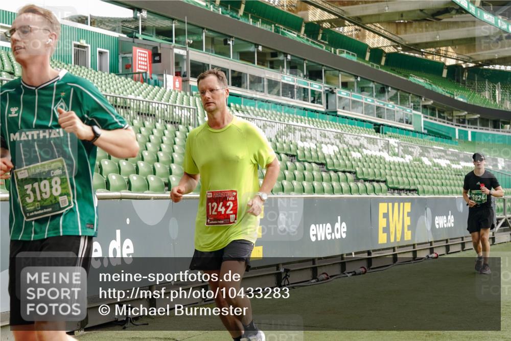 13.09.2026 - 21. swb-Marathon Bremen Michael Burmester http://msf.ph/oto/10433283 13.09.2026 13:30:18 Laufen im Stadion 122, 171, 224, 297, 405, 422, 476, 639, 685, 729, 754, 767, 806, 986, 1114, 1217, 1242, 1270, 1384, 1529, 1615, 1633, 1634, 1810, 1811, 1886, 1983, 2216, 2238, 2242, 2249, 2263, 2326, 2368, 2372, 2436, 2449, 2546, 2615, 2629, 2637, 2643, 2719, 2738, 2740, 2830, 2862, 2869, 2871, 2877, 2918, 2924, 2991, 2994, 3020, 3053, 3101, 3129, 3227, 3238, 3274, 3286, 3321, 3361, 3401, 3563, 3594, 3605, 3678, 3755, 3758, 3873, 3876, 3898, 3929, 3953, 3965, 3971, 4011, 4056 meine-sportfotos.de