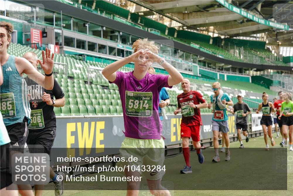 13.09.2026 - 21. swb-Marathon Bremen Michael Burmester http://msf.ph/oto/10433284 13.09.2026 13:04:54 Laufen im Stadion 178, 209, 210, 244, 323, 394, 488, 534, 536, 565, 647, 725, 881, 891, 900, 1073, 1239, 1243, 1307, 1308, 1343, 1373, 1380, 1456, 1479, 1627, 1649, 1653, 1656, 1687, 1771, 1780, 1914, 1932, 1941, 2023, 2089, 2126, 2223, 2241, 2265, 2301, 2369, 2430, 2434, 2452, 2602, 2723, 2742, 2764, 2851, 2867, 2872, 2891, 2910, 2919, 2957, 2959, 2977, 2985, 3028, 3030, 3217, 3278, 3320, 3343, 3402, 3419, 3425, 3444, 3454, 3485, 3521, 3579, 3618, 3796, 3909, 242 meine-sportfotos.de