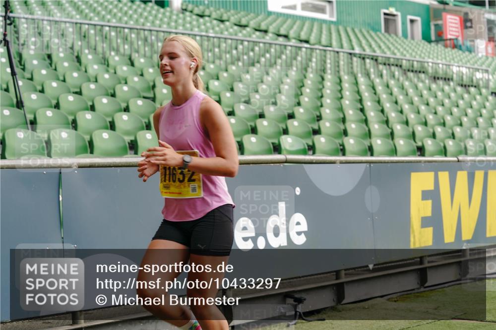 13.09.2026 - 21. swb-Marathon Bremen Michael Burmester http://msf.ph/oto/10433297 13.09.2026 10:24:28 Laufen im Stadion 10235, 10328, 10336, 10337, 10341, 10358, 10456, 10520, 10592, 10593, 10618, 10632, 10775, 10782, 10816, 10861, 10972, 11042, 11127, 11143, 11198, 11201, 11265, 11373, 11375, 11426, 11442, 11468, 11527, 11607, 11615, 11628, 11630, 11632, 11704, 11713, 11721, 11758, 11779, 11826, 11895, 11903, 11948, 12053, 12144, 12246, 12281, 12339, 12404, 12406, 12426, 12442, 12468, 12469, 12477, 12525, 13520, 13556, 13563, 13566, 13580, 13585, 13586, 13642 meine-sportfotos.de