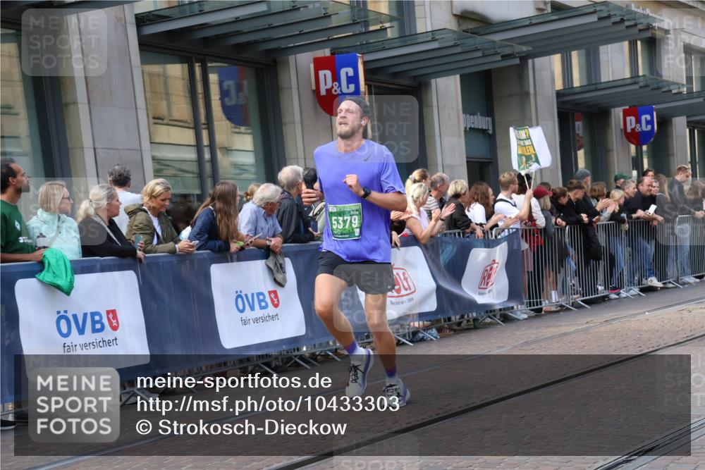 13.09.2026 - 21. swb-Marathon Bremen Strokosch-Dieckow http://msf.ph/oto/10433303 13.09.2026 13:12:42 Ziel 313, 868, 987, 1207, 1513, 2350, 2442, 2498, 2559, 2801, 2858, 3625, 4582, 4605, 5379, 5769, 5965, 6349, 7874, 8291, 8419, 8798, 9092, 9217, 13140, 899, 1517, 2362, 2480, 3054, 3988, 4560, 4879, 5416, 6796, 7328, 8029, 8981, 9775, 9803, 13106 meine-sportfotos.de