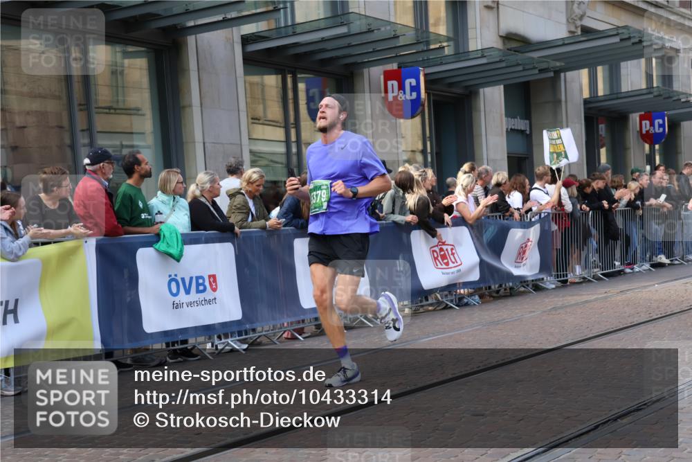 13.09.2026 - 21. swb-Marathon Bremen Strokosch-Dieckow http://msf.ph/oto/10433314 13.09.2026 13:12:42 Ziel 313, 868, 987, 1207, 1513, 2350, 2442, 2498, 2559, 2801, 2858, 3625, 4582, 4605, 5379, 5769, 5965, 6349, 7874, 8291, 8419, 8798, 9092, 9217, 13140, 899, 1517, 2362, 2480, 3054, 3988, 4560, 4879, 5416, 6796, 7328, 8029, 8981, 9775, 9803, 13106 meine-sportfotos.de
