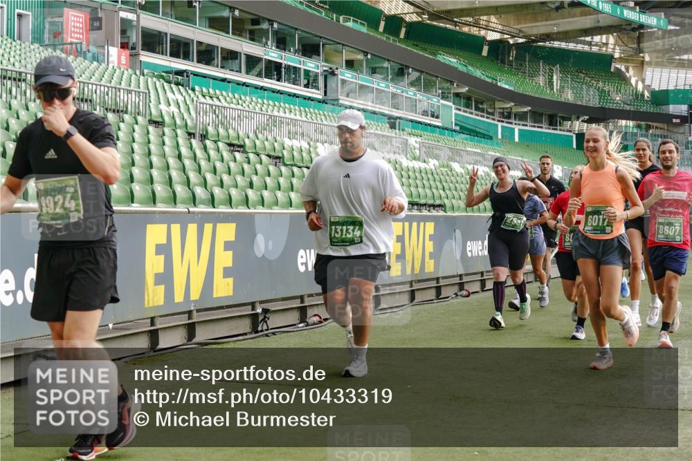 13.09.2026 - 21. swb-Marathon Bremen Michael Burmester http://msf.ph/oto/10433319 13.09.2026 13:30:22 Laufen im Stadion 122, 171, 224, 297, 405, 422, 476, 639, 685, 729, 754, 767, 806, 986, 1114, 1217, 1242, 1270, 1384, 1529, 1615, 1633, 1634, 1775, 1810, 1811, 1886, 1983, 2216, 2238, 2242, 2249, 2263, 2326, 2368, 2372, 2436, 2449, 2546, 2615, 2629, 2637, 2643, 2677, 2719, 2738, 2740, 2830, 2862, 2869, 2871, 2877, 2918, 2924, 2994, 3020, 3053, 3101, 3129, 3227, 3238, 3274, 3286, 3321, 3361, 3401, 3563, 3594, 3605, 3755, 3758, 3873, 3876, 3898, 3929, 3953, 3965, 3971, 4011, 4056 meine-sportfotos.de