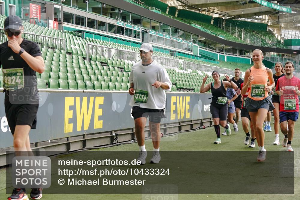 13.09.2026 - 21. swb-Marathon Bremen Michael Burmester http://msf.ph/oto/10433324 13.09.2026 13:30:22 Laufen im Stadion 122, 171, 224, 297, 405, 422, 476, 639, 685, 729, 754, 767, 806, 986, 1114, 1217, 1242, 1270, 1384, 1529, 1615, 1633, 1634, 1775, 1810, 1811, 1886, 1983, 2216, 2238, 2242, 2249, 2263, 2326, 2368, 2372, 2436, 2449, 2546, 2615, 2629, 2637, 2643, 2677, 2719, 2738, 2740, 2830, 2862, 2869, 2871, 2877, 2918, 2924, 2994, 3020, 3053, 3101, 3129, 3227, 3238, 3274, 3286, 3321, 3361, 3401, 3563, 3594, 3605, 3755, 3758, 3873, 3876, 3898, 3929, 3953, 3965, 3971, 4011, 4056 meine-sportfotos.de