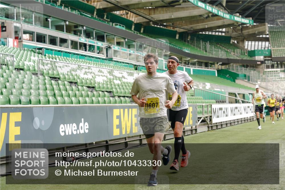 13.09.2026 - 21. swb-Marathon Bremen Michael Burmester http://msf.ph/oto/10433330 13.09.2026 10:24:29 Laufen im Stadion 10235, 10328, 10336, 10337, 10341, 10358, 10456, 10520, 10592, 10593, 10618, 10632, 10775, 10782, 10816, 10861, 10972, 11042, 11143, 11198, 11201, 11265, 11373, 11375, 11426, 11442, 11468, 11527, 11607, 11615, 11628, 11630, 11632, 11704, 11713, 11721, 11758, 11779, 11826, 11895, 11903, 11948, 12053, 12144, 12246, 12281, 12339, 12404, 12406, 12426, 12442, 12468, 12469, 12477, 12525, 13520, 13556, 13563, 13566, 13580, 13585, 13586, 13642 meine-sportfotos.de