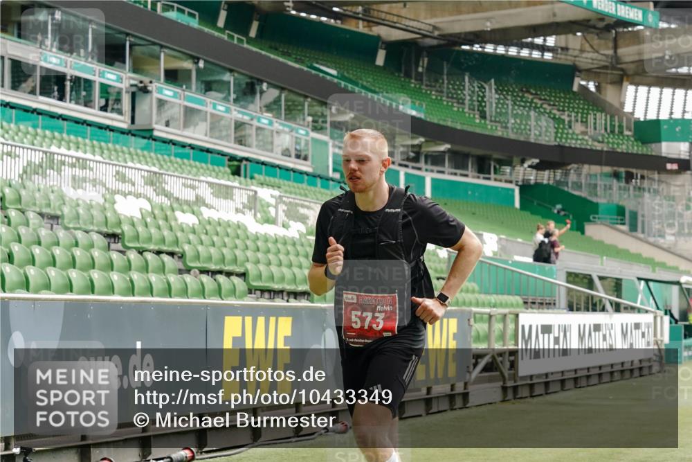 13.09.2026 - 21. swb-Marathon Bremen Michael Burmester http://msf.ph/oto/10433349 13.09.2026 12:32:32 Laufen im Stadion 417, 482, 573, 668, 943, 1020, 1126, 1507, 1606, 1629, 2100, 4474, 6507, 7741, 8044, 8285, 314, 358, 520, 547, 553, 574, 649, 719, 858, 934, 959, 1253, 1256, 1391, 1428, 1525, 1724, 1783, 3662 meine-sportfotos.de