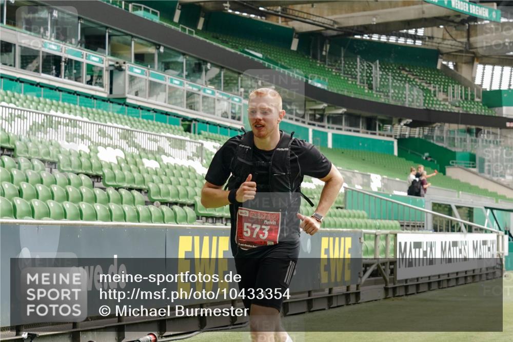 13.09.2026 - 21. swb-Marathon Bremen Michael Burmester http://msf.ph/oto/10433354 13.09.2026 12:32:32 Laufen im Stadion 417, 482, 573, 668, 943, 1020, 1126, 1507, 1606, 1629, 2100, 4474, 6507, 7741, 8044, 8285, 314, 358, 520, 547, 553, 574, 649, 719, 858, 934, 959, 1253, 1256, 1391, 1428, 1525, 1724, 1783, 3662 meine-sportfotos.de